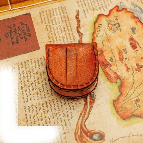 Brass Compass with Leather Case Not All Those Who Wander Are Lost 2 Inch - Picture 7 of 7